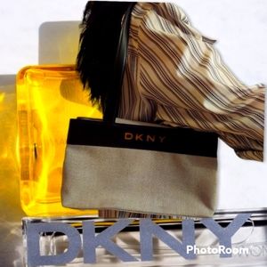 DKNY Logo Vintage Gray and Black Hand Bag. 🛍️